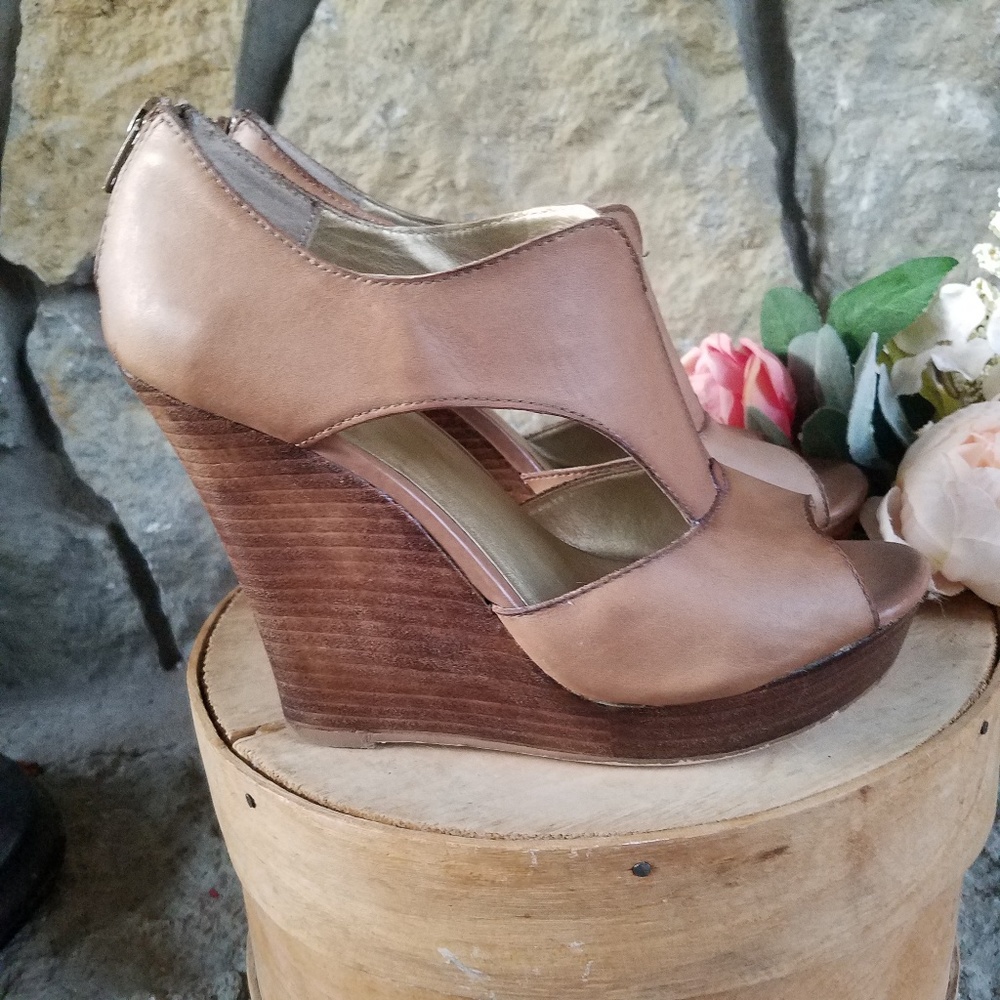 Seychelles Leather Platform Wedges Size 8.5